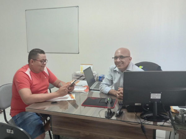 Diretor do Demutran se reúne com representante dos motoristas de aplicativos, em Juazeiro do Norte