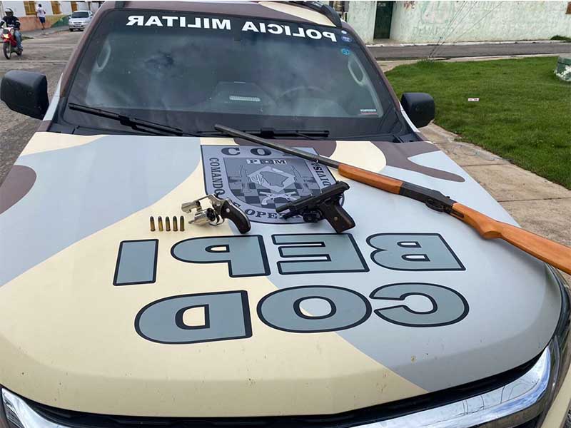 Jovem é preso em flagrante com três armas de fogo em Mauriti