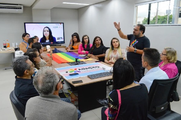 Comunidade trans do Crato dialoga com gestão municipal pelo Dia Nacional da Visibilidade Trans, ocorrido dia 29