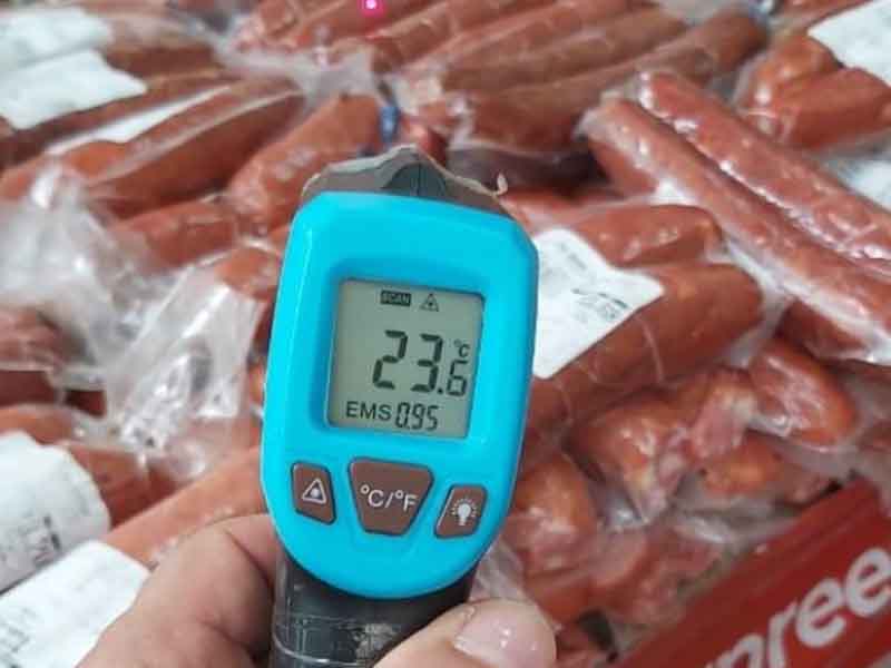 Vigilância Sanitária de Juazeiro do Norte visita supermercado denunciado por venda de produto estragado