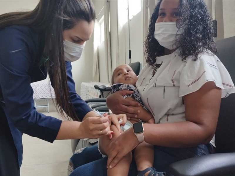 Barbalha: vacinação contra Covid-19 é ampliada para crianças de seis a onze meses sem comorbidades
