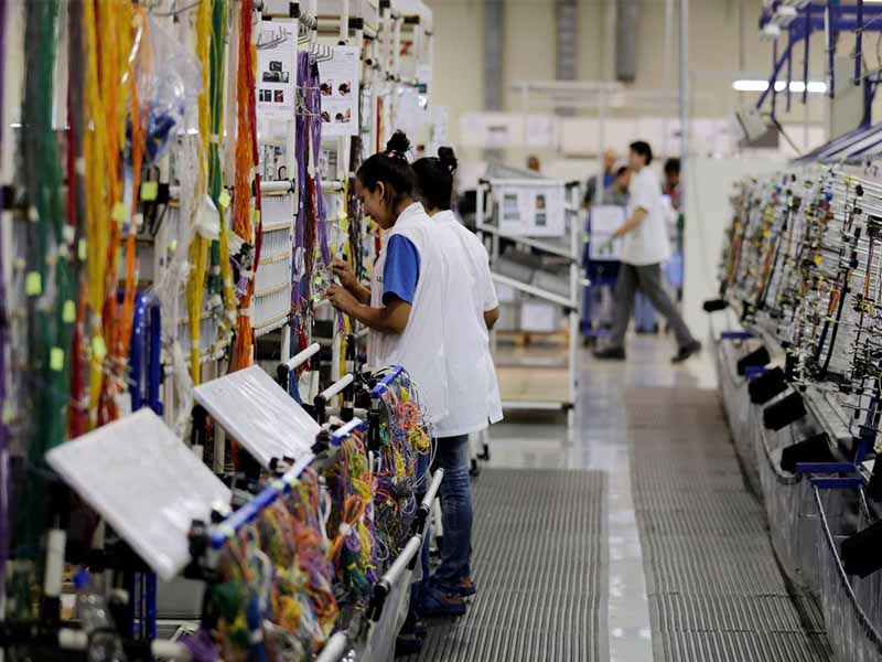 Sondagem industrial: produção e emprego têm queda em dezembro de 2022