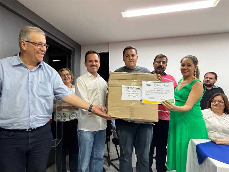 Crato promove cursos de Masseiro e Corte e Costura para os públicos LGBT e mulheres