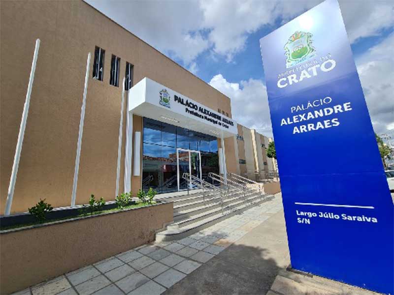 Prefeito do Crato anuncia reajuste para os servidores municipais e piso do magistério de 14,95%