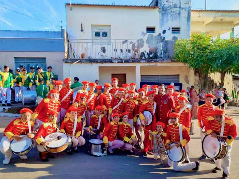 Folia Carnavalesca: Vila da Música recebe Fanfarra Flor de Alecrim de Farias Brito para programação de Carnaval