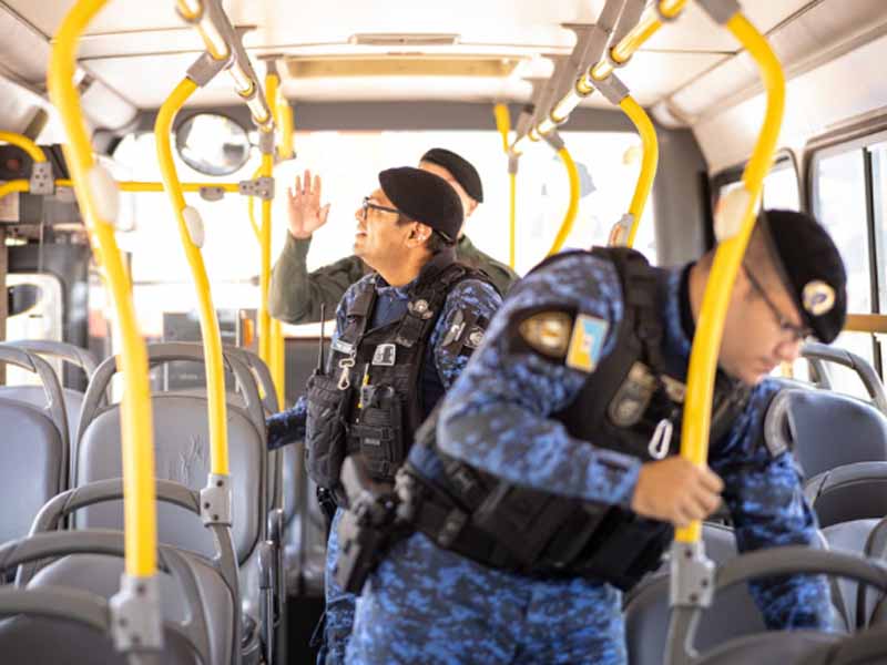 Guarda Civil Metropolitana recebe treinamento de abordagem, em Juazeiro do Norte