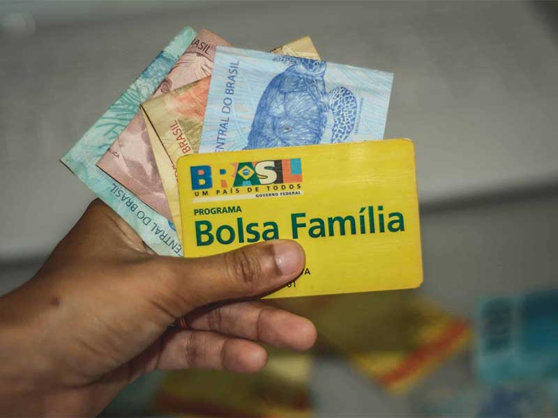 Governo vai excluir 1,5 milhão que recebiam bolsa familia irregularmente