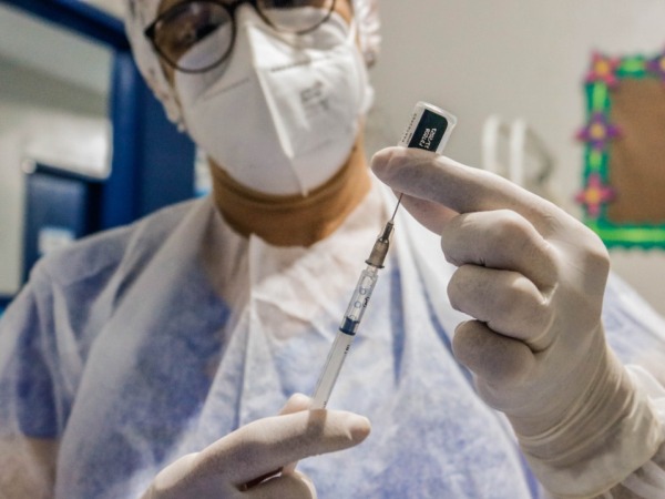 Crato inicia aplicação de dose de reforço bivalente nesta segunda (27)