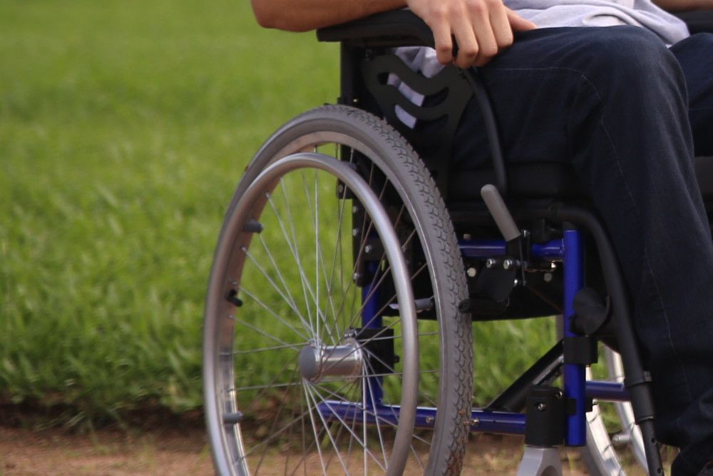 Projeto garante redução de jornada para quem exerce cuidado indispensável de pessoas com deficiência