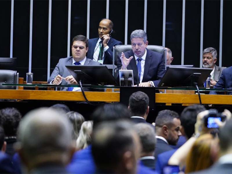 Deputados aprovam projeto que cria cinco comissões permanentes na Câmara