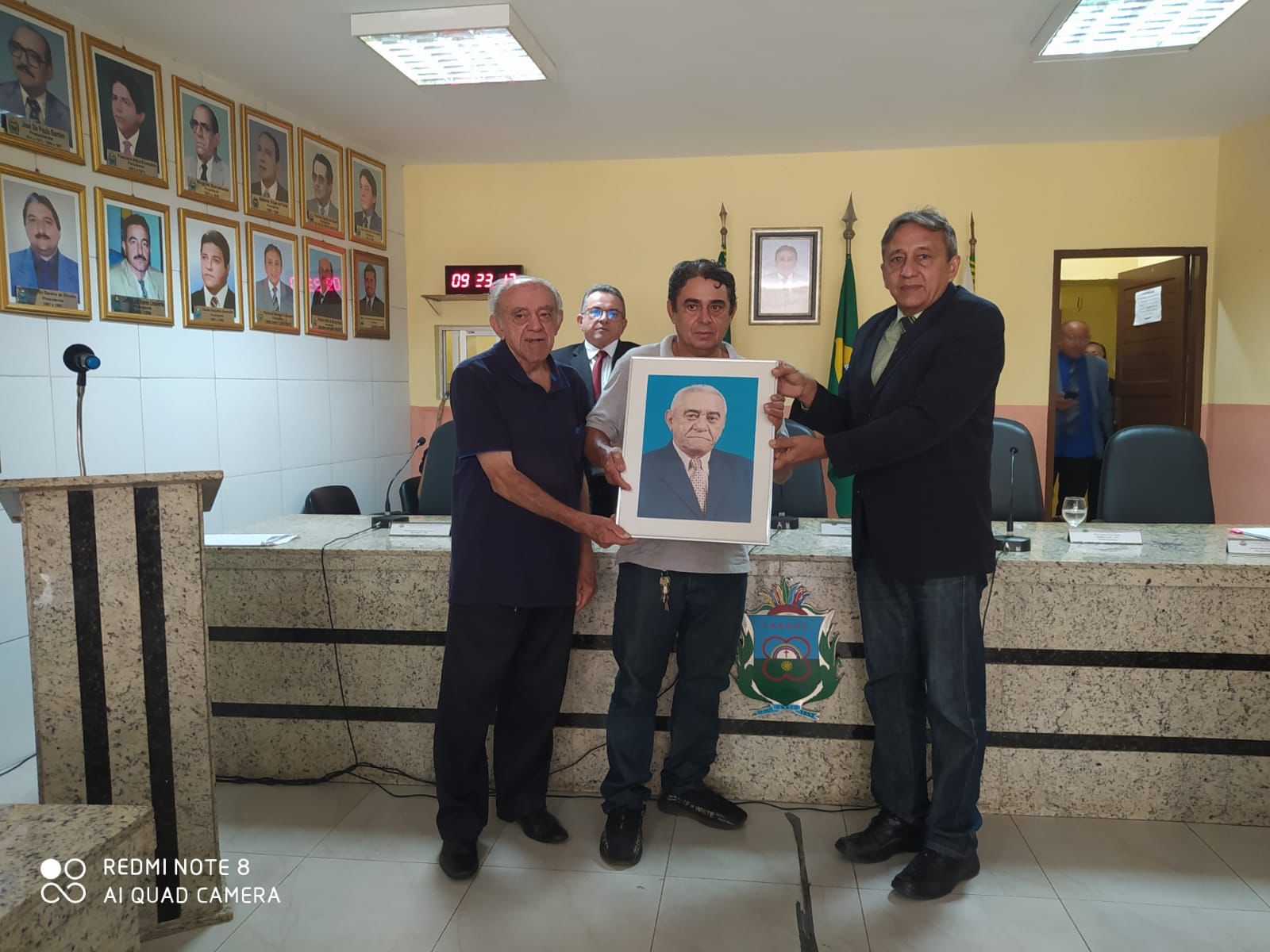 Câmara do Crato aprova projetos e realiza homenagem em alusão ao Dia do Rádio