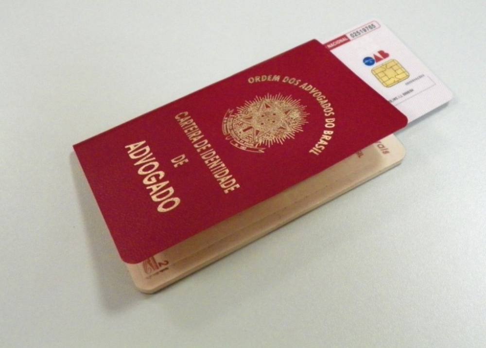 MPCE aciona Justiça contra advogado juazeirense por homofobia e racismo e pede indenização de meio milhão