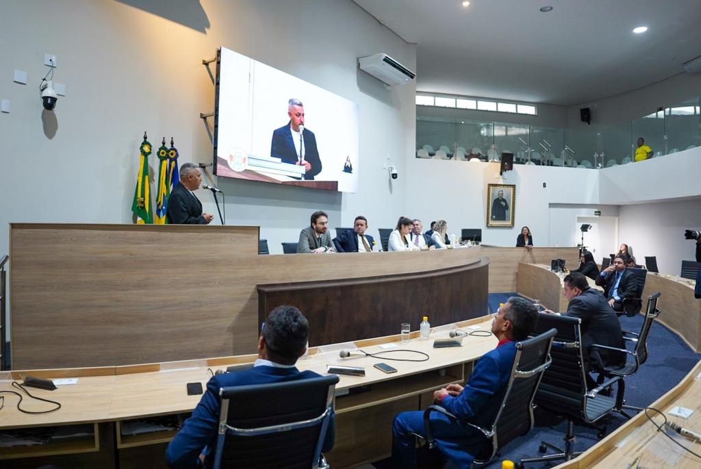 Regulamentação do Uber Moto e cobrança de honorários na dívida ativa pautam sessão na Câmara de Juazeiro do Norte