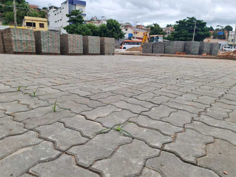Praça da sede da Prefeitura do Crato será concluída até o final do semestre