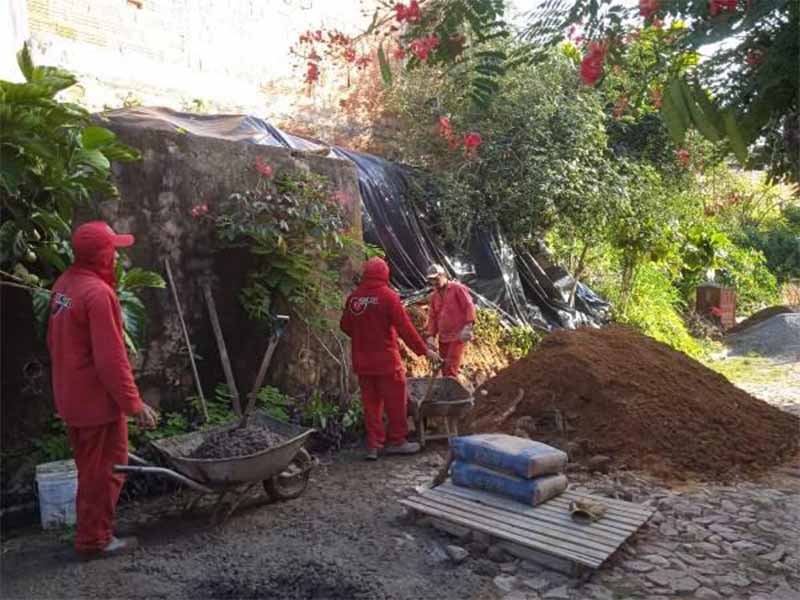 Crato: Prefeitura constrói muros de alvenaria para evitar desabamentos na Encosta do Seminário