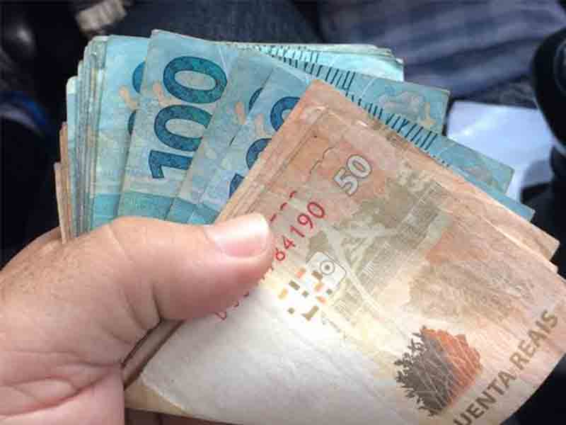 Consulta do BC de dinheiro esquecido em bancos tem instabilidade e fila de 300 mil pessoas