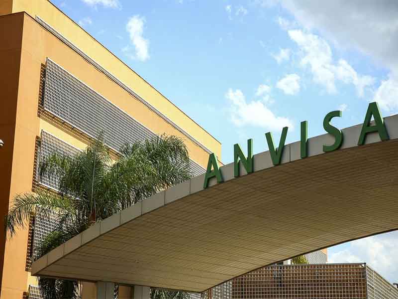 Anvisa suspende autorização de uso de medicamento contra covid-19