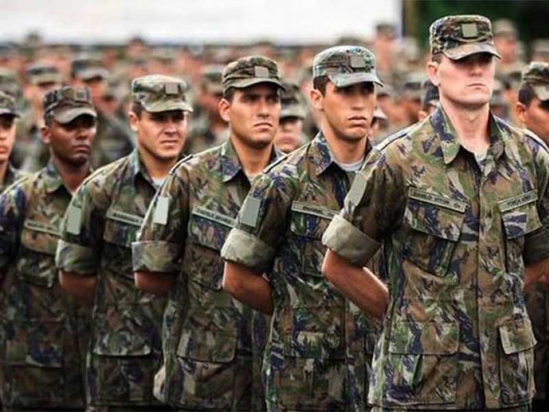 Proposta torna facultativo o serviço militar no Brasil, dos 18 aos 45 anos