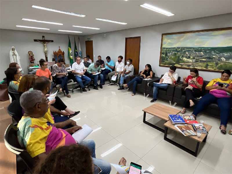 Prefeito do Crato volta a se reunir com sindicato dos servidores municipais para debater reajuste salarial