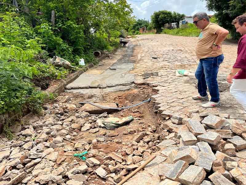 Após fortes chuvas em Farias Brito, Prefeitura presta auxílio a familias atingidas