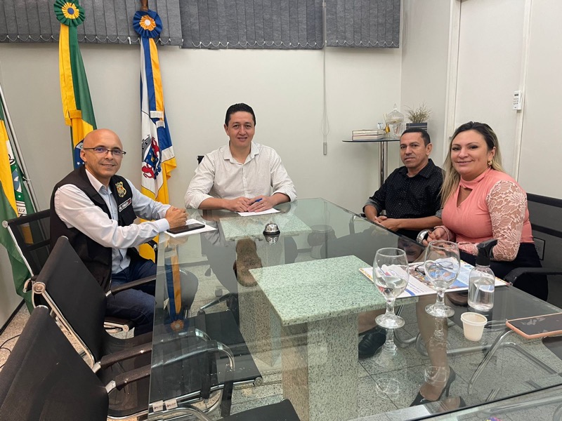 Glêdson anuncia Coronel Adailton para a direção do Demutran