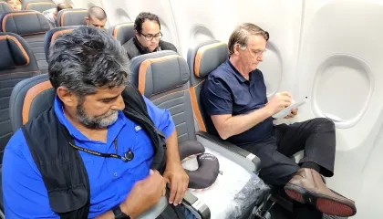 Bolsonaro chega ao Brasil após três meses nos Estados Unidos