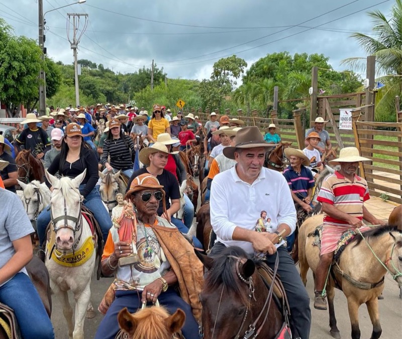 Cavalgada homenageia São José em Farias Brito