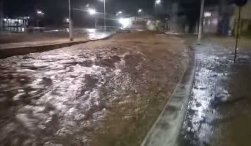 Após forte chuva, Canal do Rio Granjeiro transborda no Crato