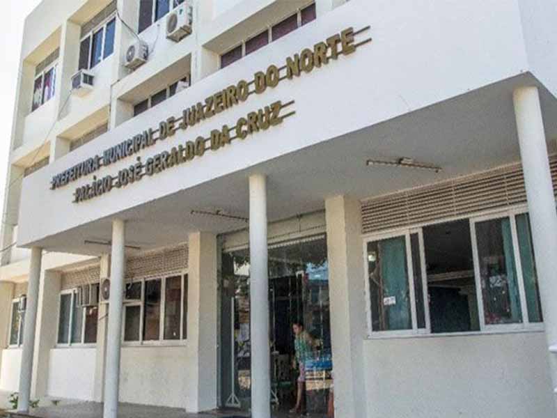 Juazeiro do Norte: Prefeitura disponibiliza placa em defesa da mulher para bares e restaurantes