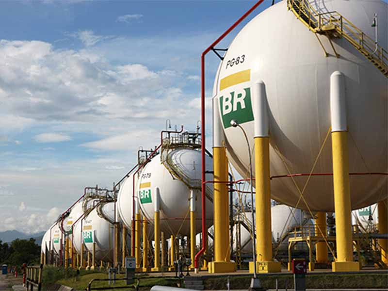 Petrobras anuncia corte no preço do gás natural em 8,1% a partir de 1º de maio