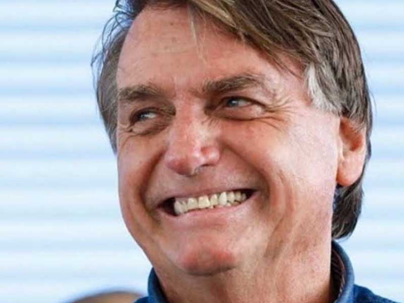 Bolsonaro diz que postagem acidental ocorreu por “clicar duas vezes na opção compartilhar”