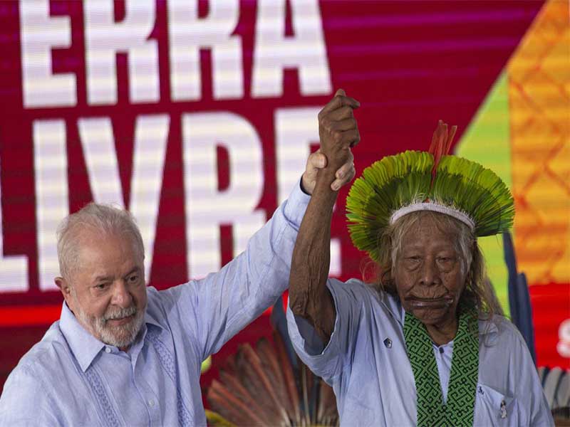 Lula diz que vai demarcar o maior número possível de terras indígenas