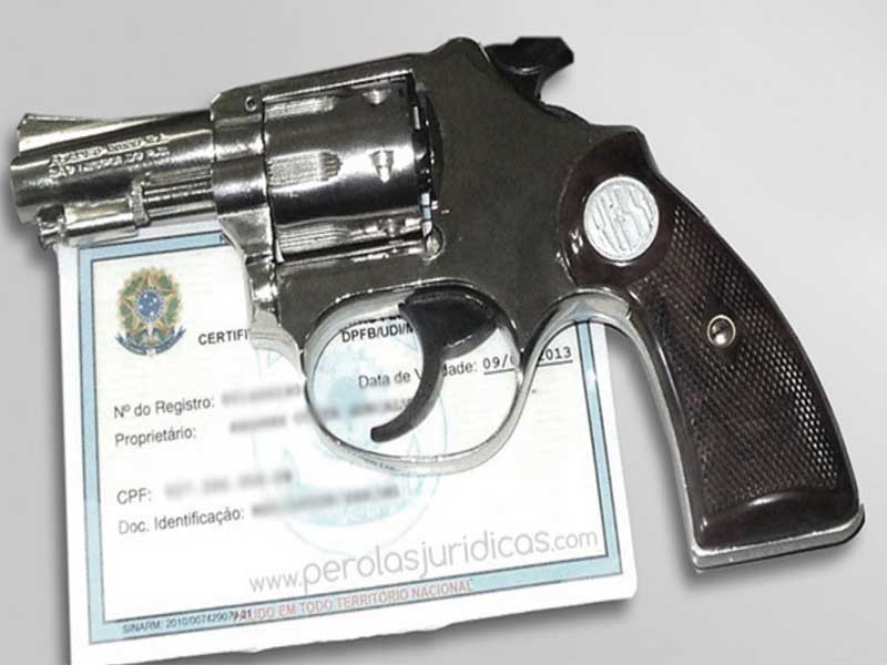 Projeto classifica advocacia como atividade de risco e autoriza porte de arma