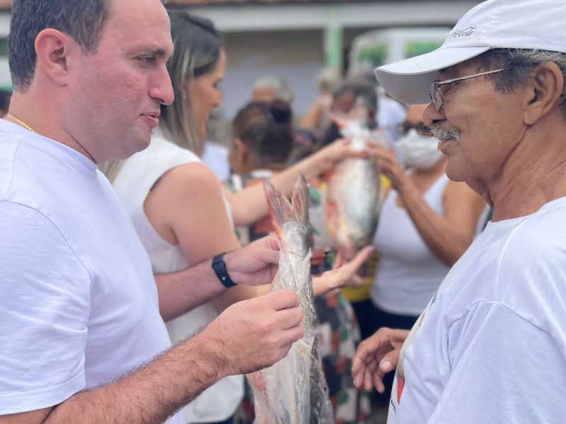 Prefeitura de Missão Velha distribui 1,5 toneladas de peixes na Semana Santa