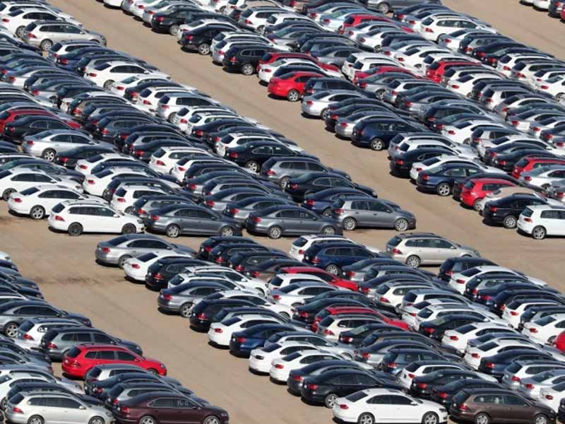 Procura por carros “velhos” cresce em cenário de preços e juros altos