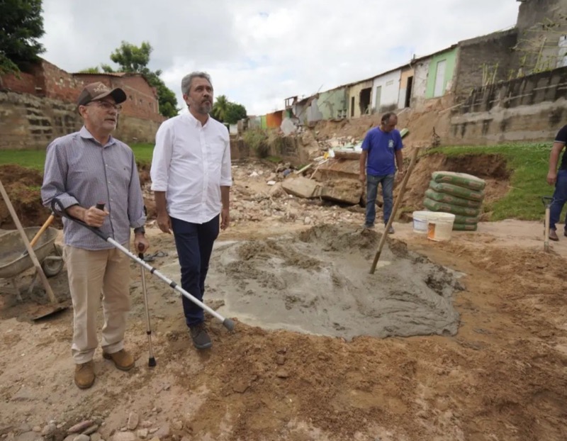 No Cariri, Elmano visita Porteiras e inaugura base do BPRaio em Campos Sales