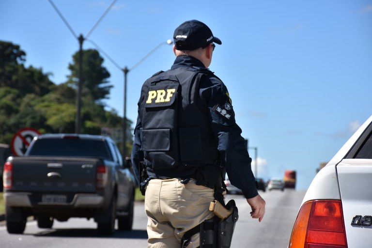 PRF inicia Operação Tiradentes nas rodovias federais do Ceará