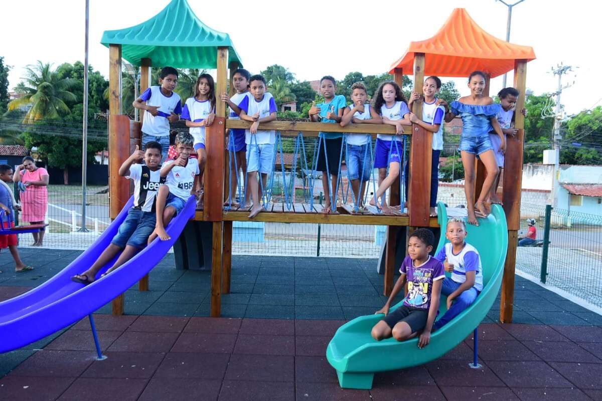 Batateiras, no Crato, recebe brinquedopraça com academia ao ar livre