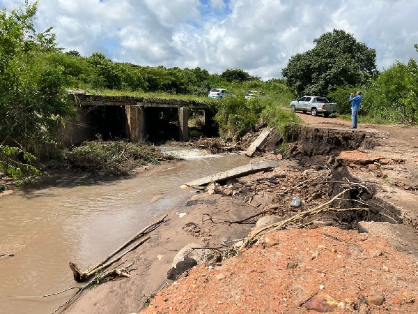 Prefeito do Crato visita áreas afetadas pelas chuvas do fim de semana