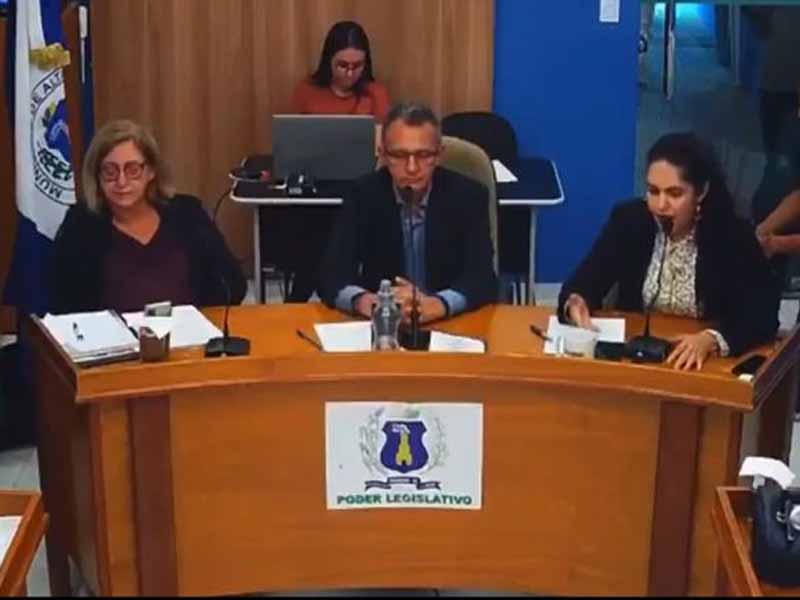 Vídeo: Suposto esquema de  favorecimento em marcação de exames é denunciado por vereadora de Altaneira