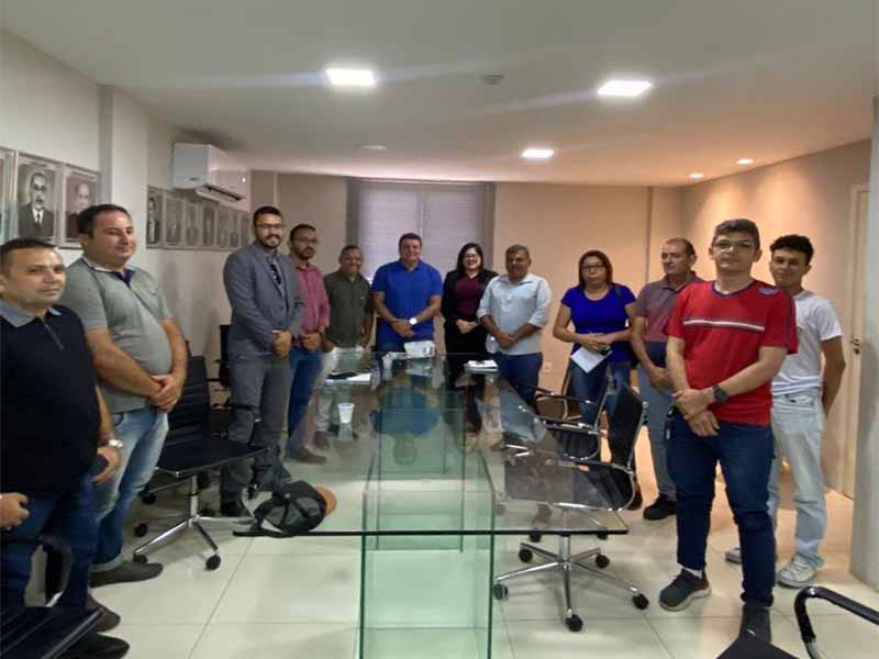 Câmara de Juazeiro do Norte intermedeia reunião entre Município e permissionários de mercados públicos