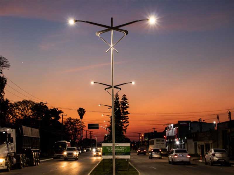 Projeto permite concessão para gerenciar espaços em postes de iluminação