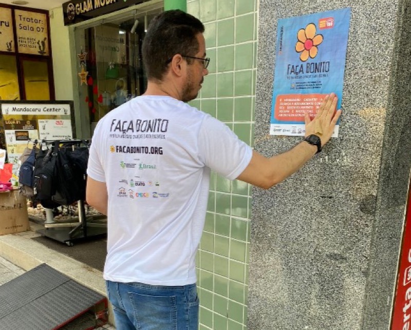 Equipe do CREAS visita comércio do Crato orientando sobre abuso e exploração sexual de crianças e adolescentes