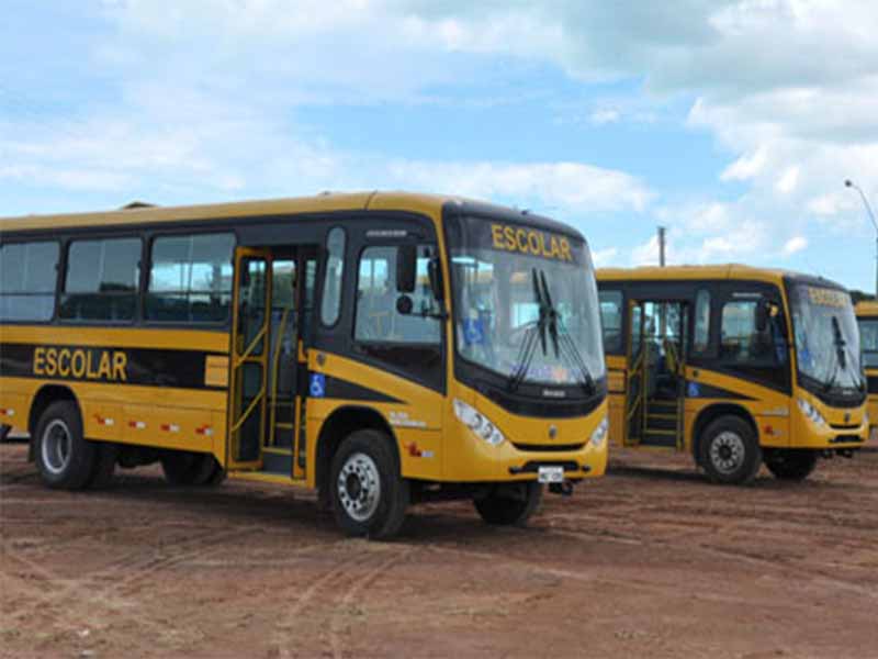 Estudantes da zona rural de Araripe perdem aulas por falta de transporte escolar