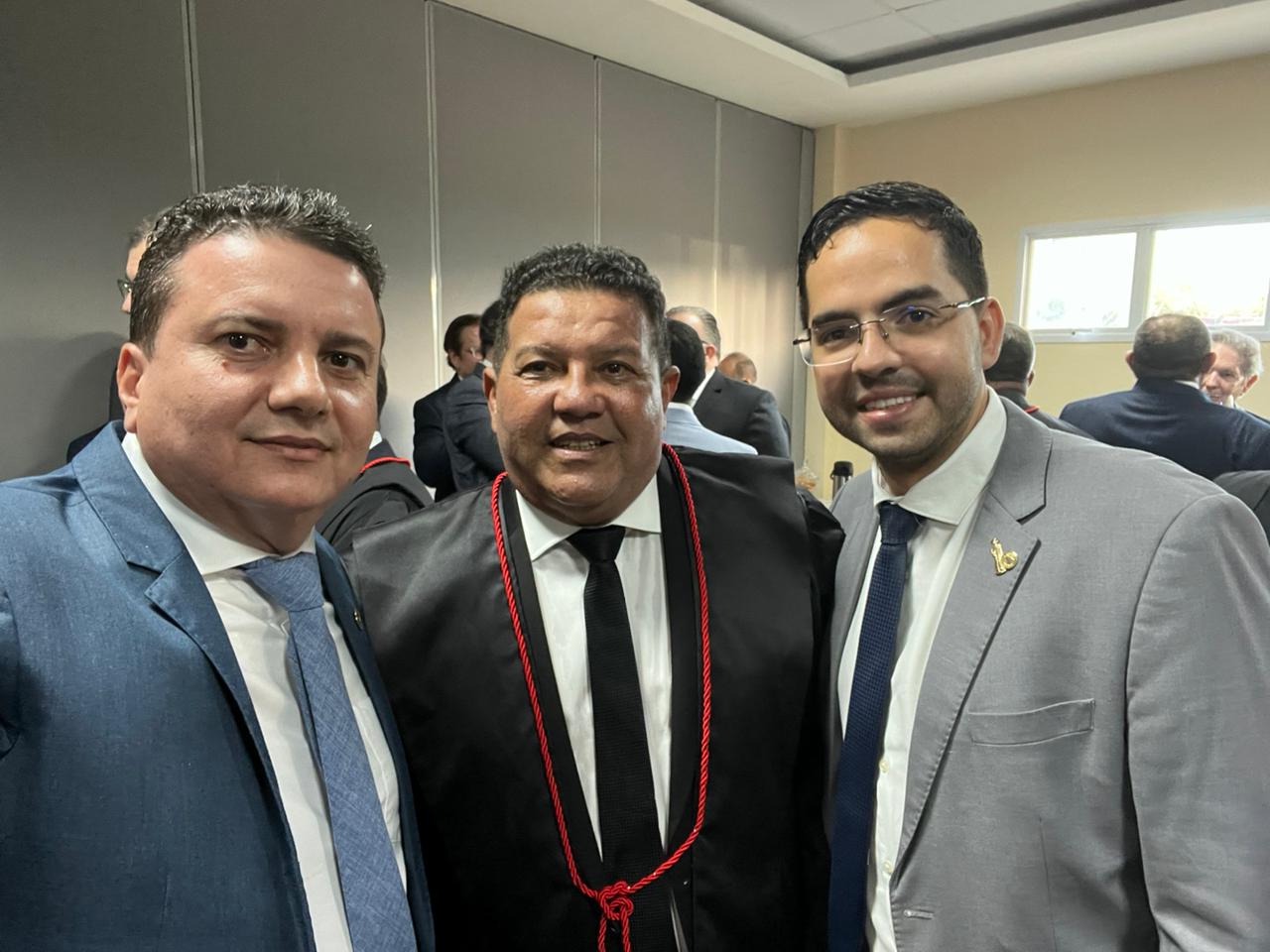 Presidente Capitão Vieira prestigia posse dos novos presidente e vice-presidente do TRE