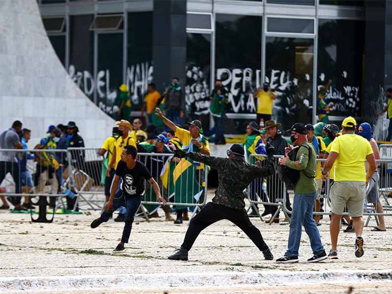 CPI dos Atos Golpistas aprova convocação de aliados de Bolsonaro e rejeita chamar nomeados por Lula