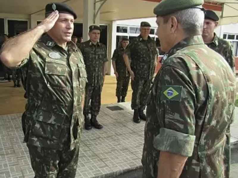 Lula pede, e Exército tira dos EUA coronel que trocou mensagens golpistas
