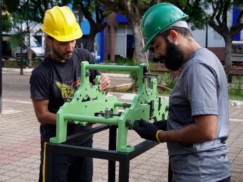 Crato: Começa montagem do histórico relógio da Praça Cristo Rei