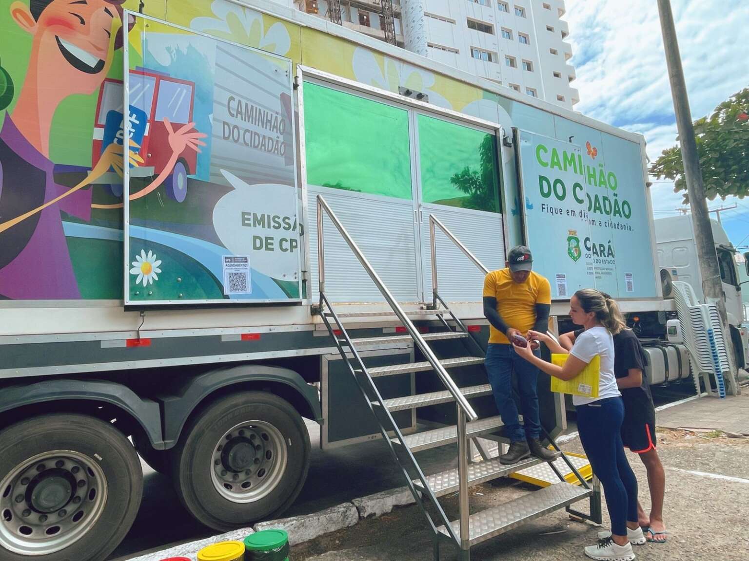 Juazeiro do Norte: Praça Padre Cícero recebe Caminhão do Cidadão