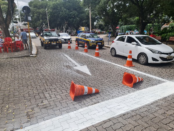 Prefeitura do Crato intensifica sinalização horizontal de ruas do município